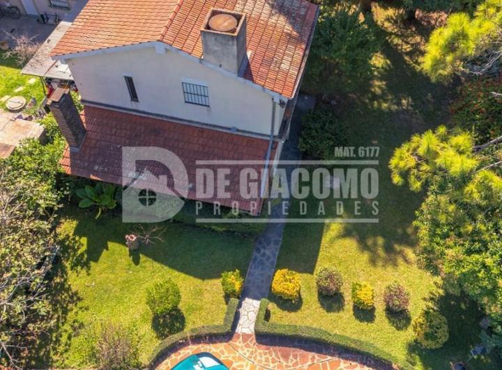 Casa · 200m² · 4 Ambientes