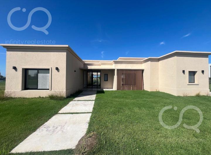 Casa · 170m² · 5 Ambientes · 2 Cocheras
