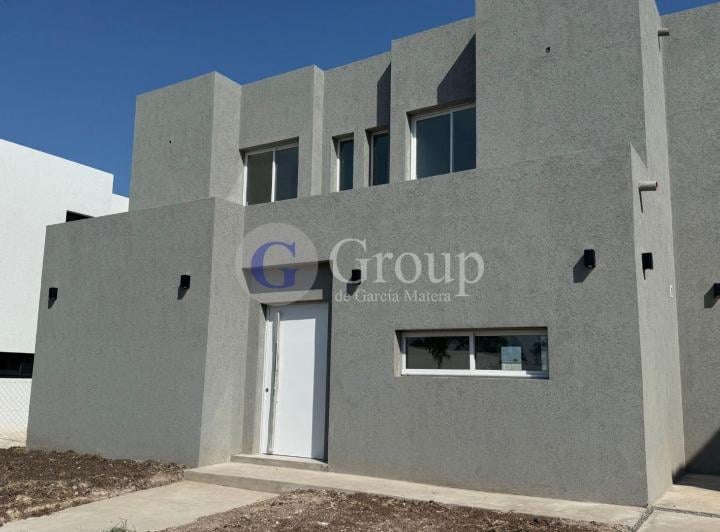 Casa · 188m² · 5 Ambientes · 1 Cochera