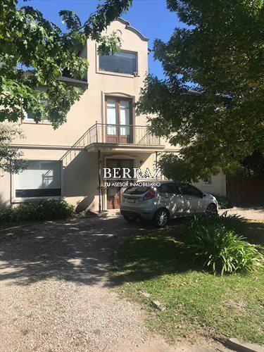 Casa · 170m² · 5 Ambientes · 2 Cocheras