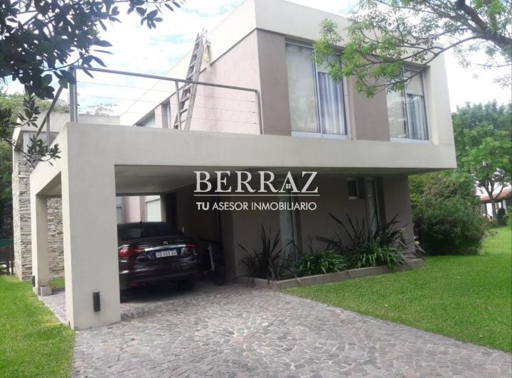 Casa · 210m² · 5 Ambientes · 1 Cochera