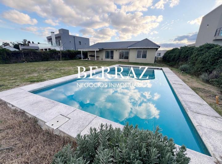 Casa · 150m² · 5 Ambientes · 2 Cocheras
