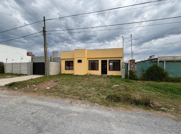 Casa · 60m² · 4 Ambientes · 1 Cochera