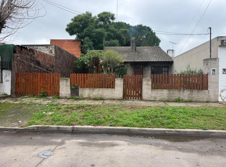 Casa · 85m² · 4 Ambientes · 1 Cochera