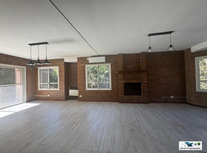 Casa · 180m² · 4 Ambientes · 1 Cochera