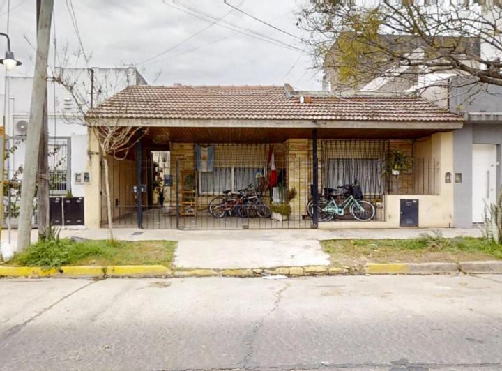 Casa · 90m² · 5 Ambientes · 1 Cochera