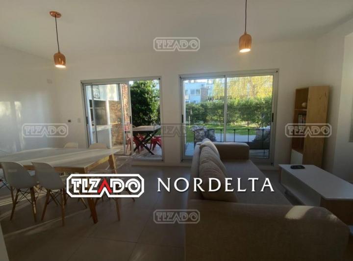 Casa · 101m² · 4 Ambientes · 2 Cocheras