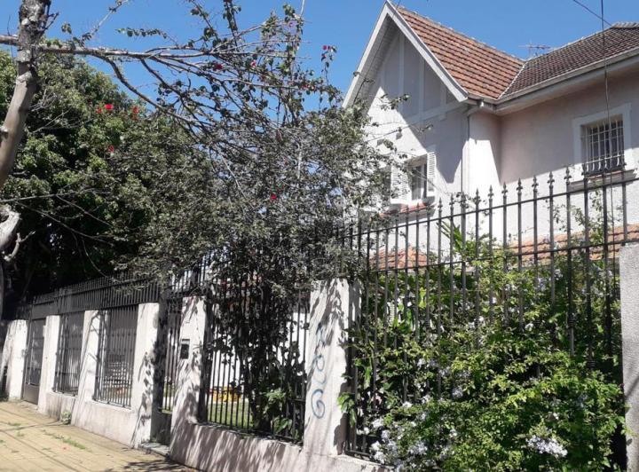 Casa · 750m² · 5 Ambientes · 2 Cocheras