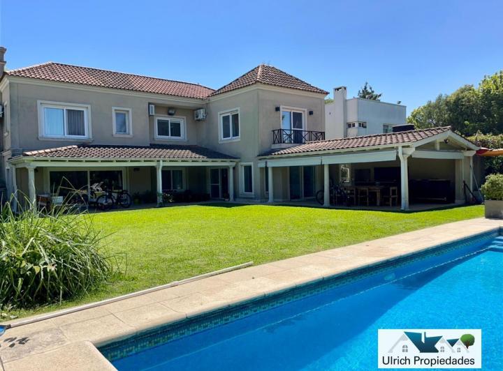 Casa · 380m² · 5 Ambientes
