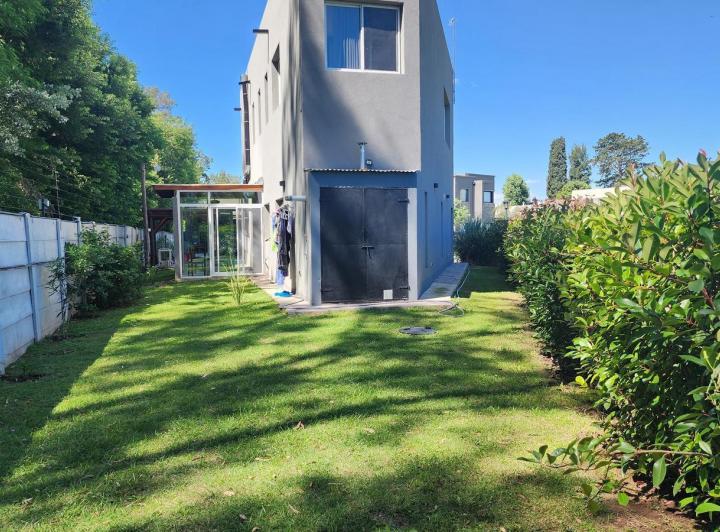 Casa · 152m² · 4 Ambientes · 1 Cochera