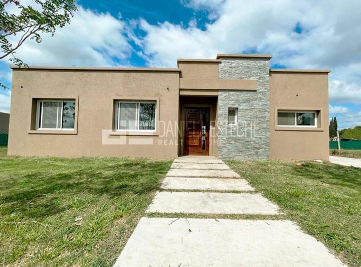 Casa · 150m² · 4 Ambientes · 2 Cocheras