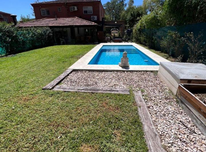 Casa · 150m² · 4 Ambientes · 2 Cocheras