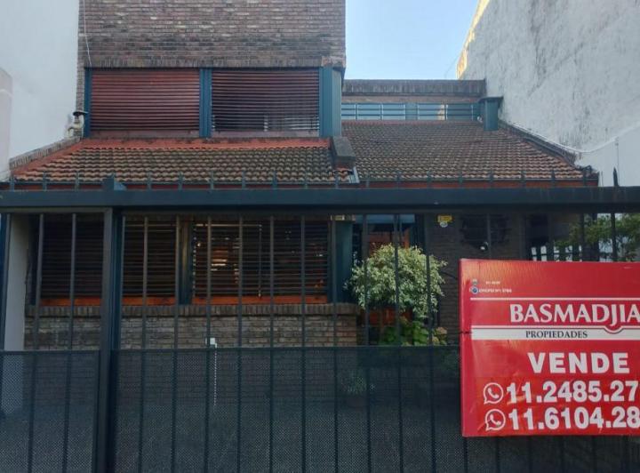 Casa · 200m² · 5 Ambientes · 1 Cochera