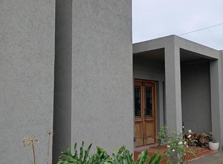 Casa · 135m² · 5 Ambientes · 2 Cocheras