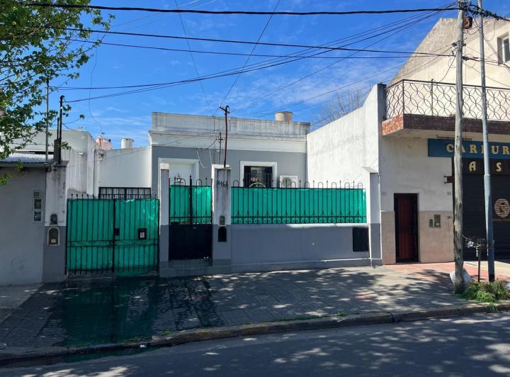 Casa · 349m² · 2 Ambientes · 1 Cochera