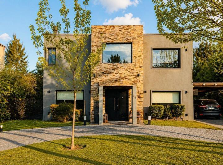 Casa · 190m² · 4 Ambientes · 1 Cochera