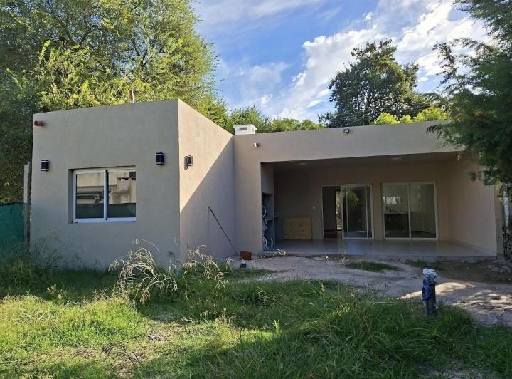 Casa · 107m² · 4 Ambientes · 2 Cocheras