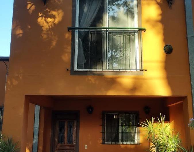 Casa · 210m² · 5 Ambientes · 2 Cocheras