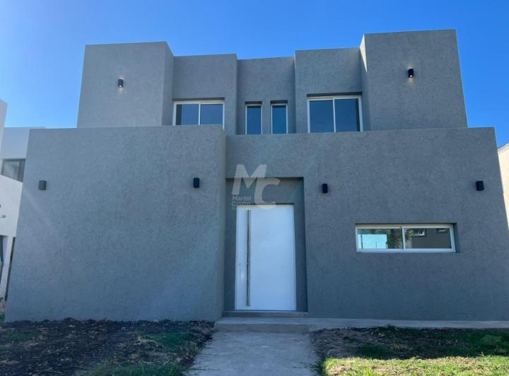 Casa · 177m² · 5 Ambientes · 1 Cochera