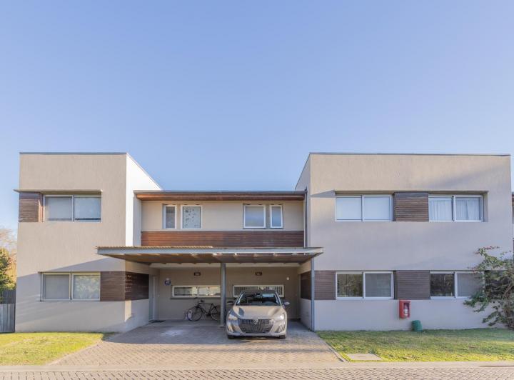 Casa · 104m² · 5 Ambientes · 1 Cochera