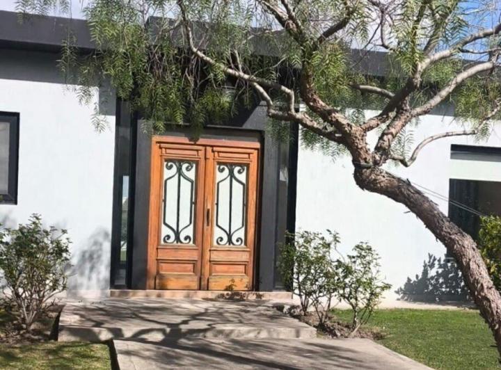 Casa · 150m² · 3 Ambientes · 2 Cocheras