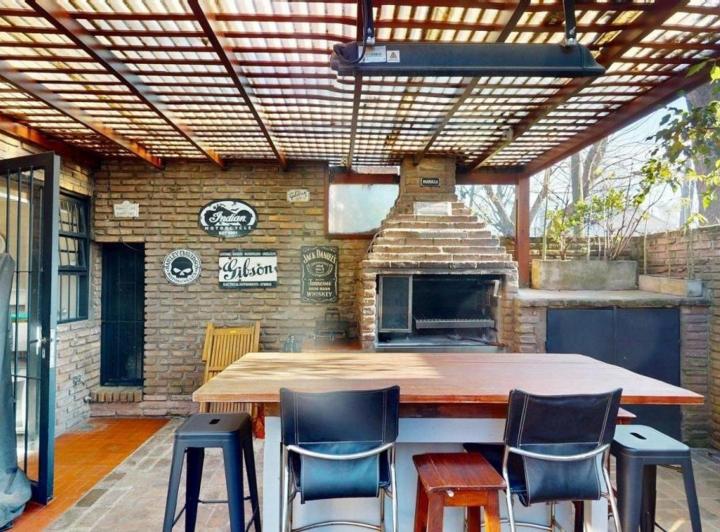 Casa · 140m² · 4 Ambientes · 1 Cochera