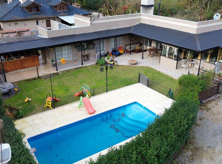 Casa · 100m² · 3 Ambientes · 2 Cocheras