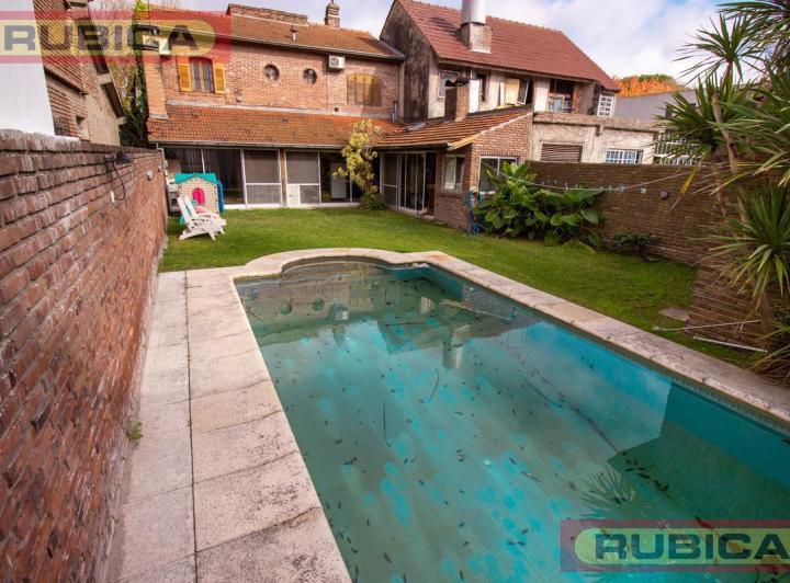 Casa · 294m² · 5 Ambientes · 1 Cochera
