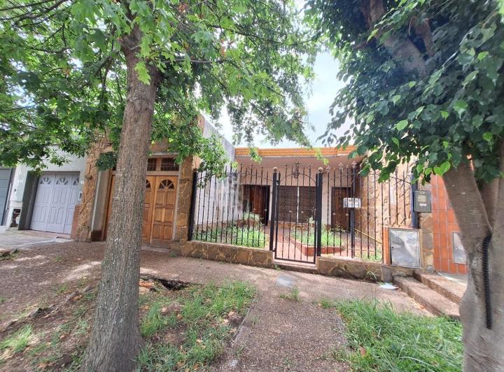 Casa · 200m² · 4 Ambientes · 1 Cochera
