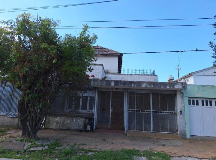 Casa · 218m² · 4 Ambientes · 1 Cochera
