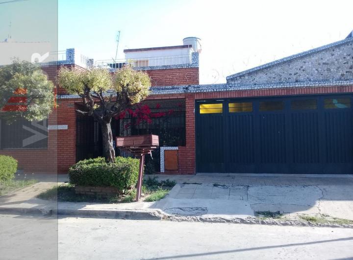 Casa · 175m² · 4 Ambientes · 2 Cocheras