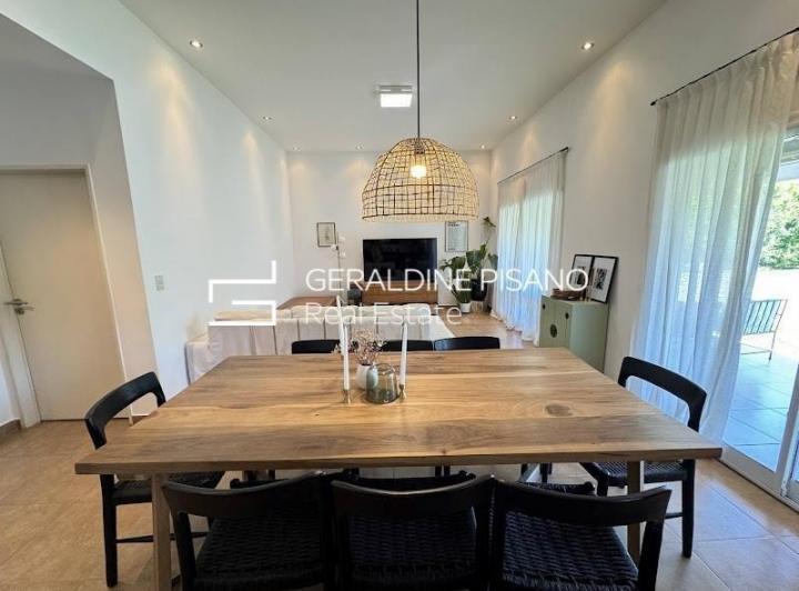 Casa · 130m² · 4 Ambientes · 1 Cochera