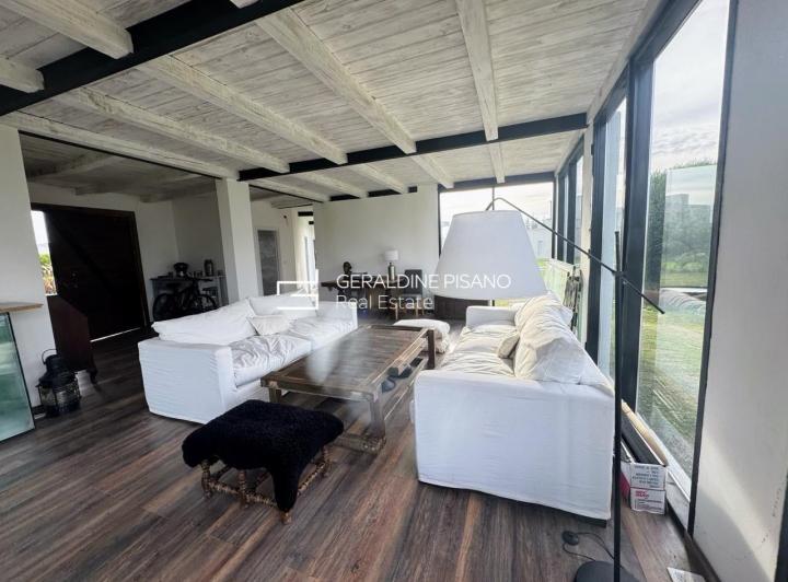 Casa · 180m² · 4 Ambientes