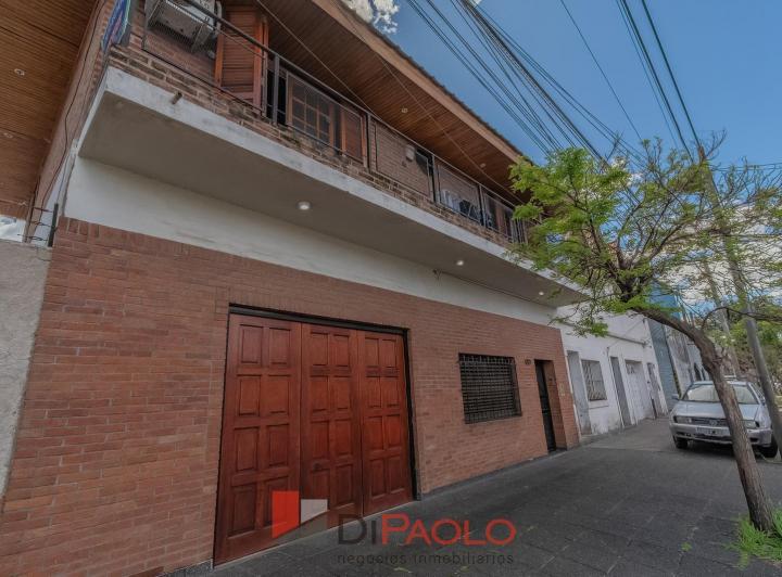 Casa · 165m² · 4 Ambientes · 2 Cocheras