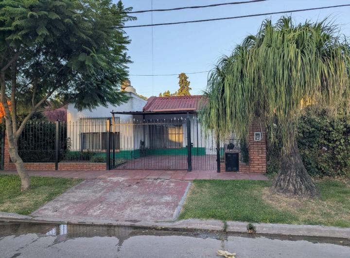 Casa · 210m² · 1 Ambiente · 1 Cochera