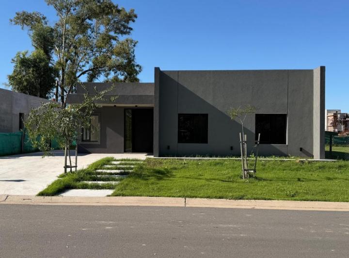 Casa · 200m² · 4 Ambientes