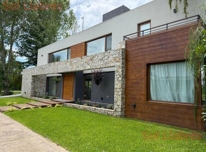 Casa · 264m² · 6 Ambientes