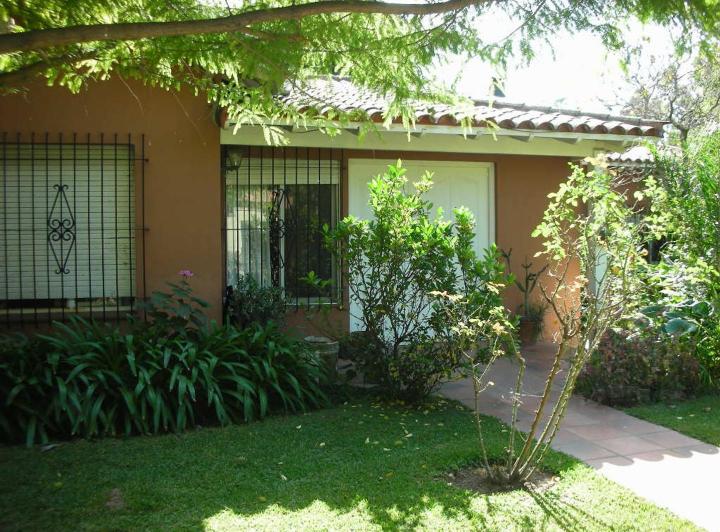 Casa · 180m² · 4 Ambientes · 3 Cocheras