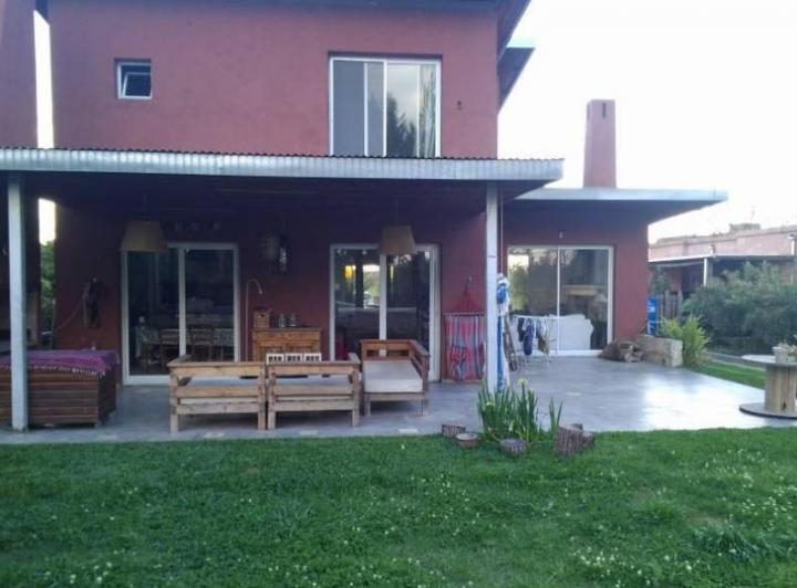Casa · 200m² · 3 Dormitorios