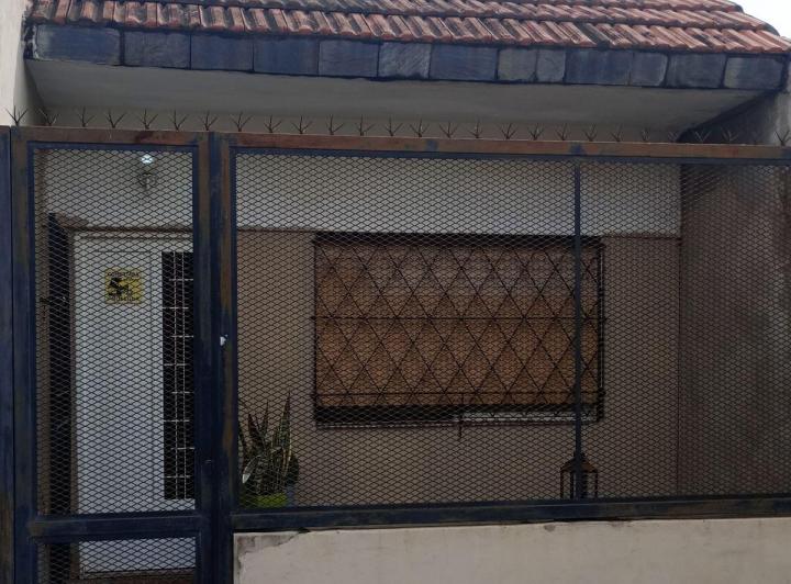 Casa · 170m² · 6 Ambientes · 1 Cochera