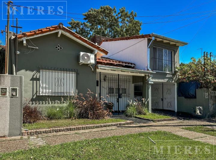 Casa · 150m² · 4 Ambientes · 2 Cocheras