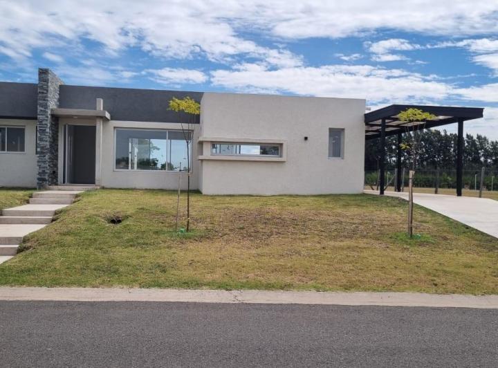 Casa · 160m² · 5 Ambientes
