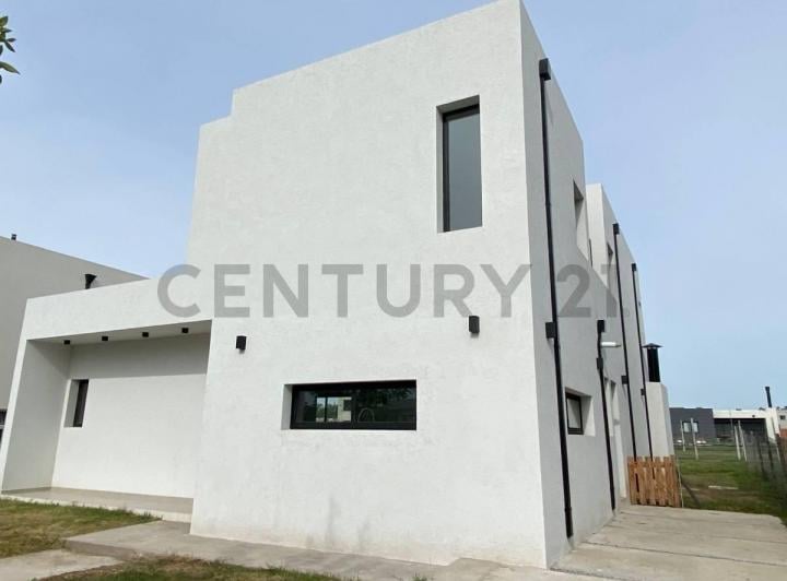 Casa · 188m² · 4 Ambientes · 3 Cocheras