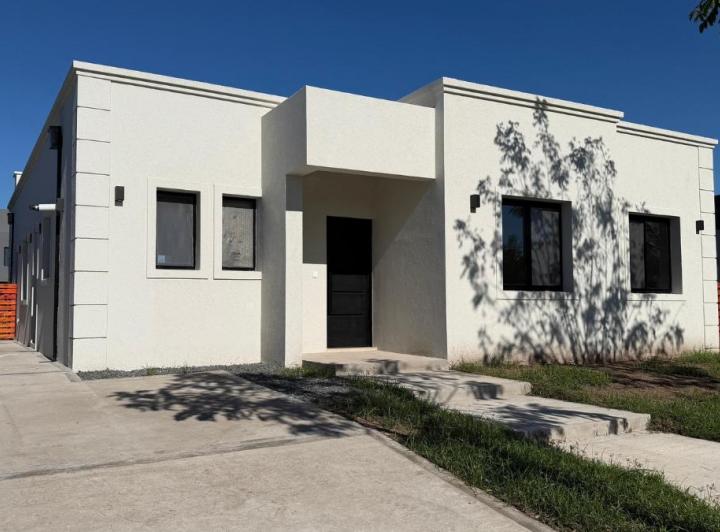 Casa · 148m² · 4 Ambientes · 2 Cocheras