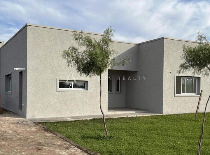 Casa · 115m² · 4 Ambientes · 2 Cocheras