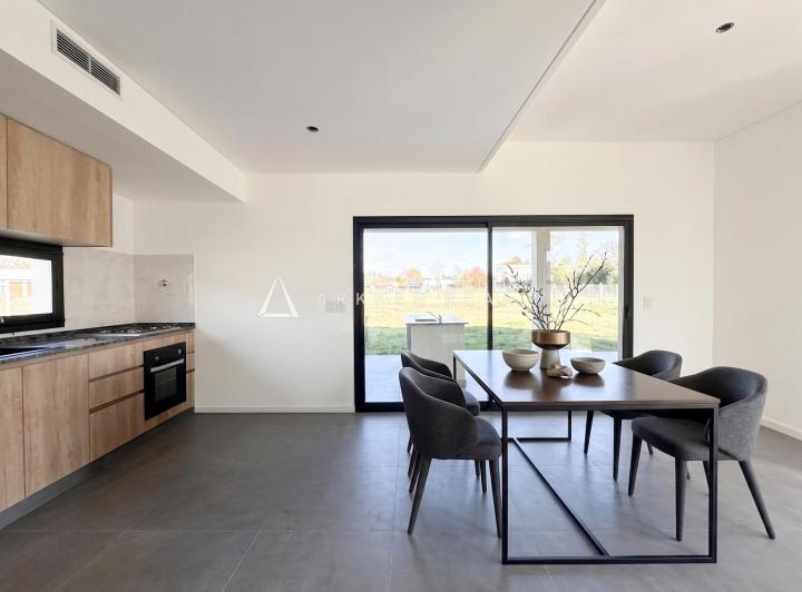Casa · 142m² · 4 Ambientes