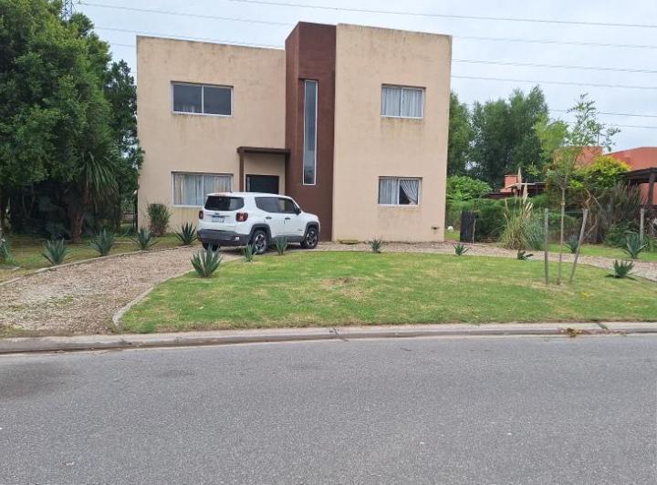 Casa · 150m² · 4 Ambientes · 1 Cochera