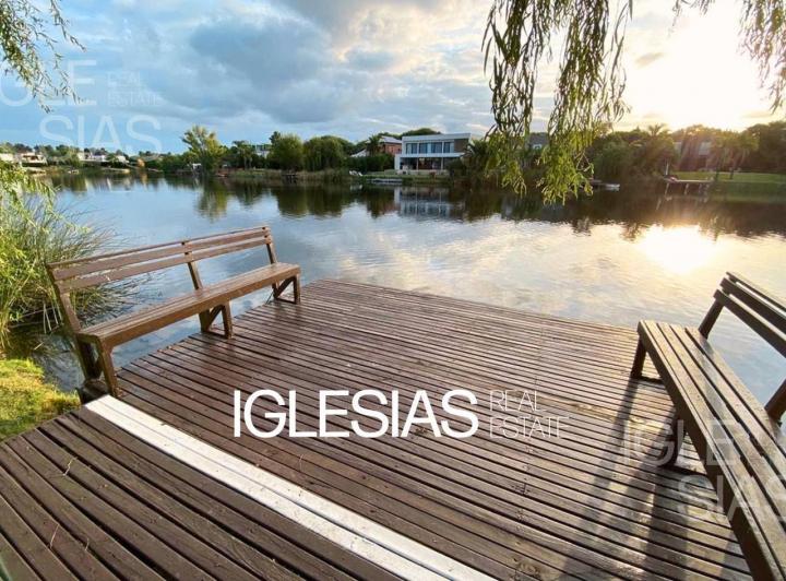 Casa · 230m² · 5 Ambientes