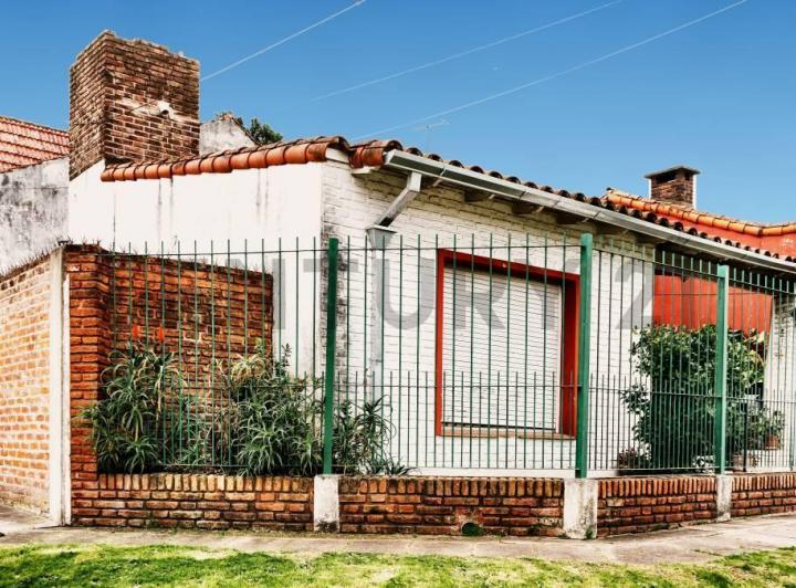 Casa · 64m² · 2 Ambientes · 1 Cochera