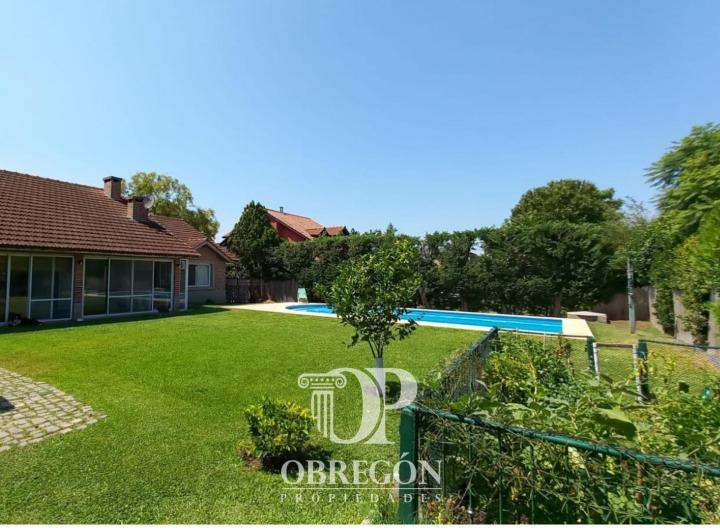 Casa · 160m² · 4 Ambientes · 1 Cochera